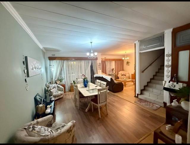 3 BEDROOM TOWNHOUSE FOR SALE IN FLORA GARDENS
